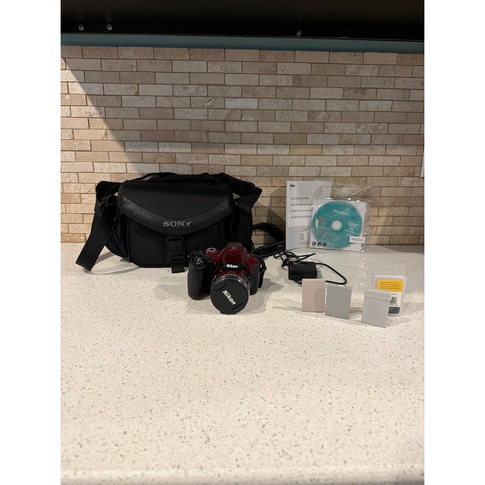 Nikon COOLPIX‎ P520 18.1 MP CMOS Digital Camera with 42x Zoom Lens (for parts)